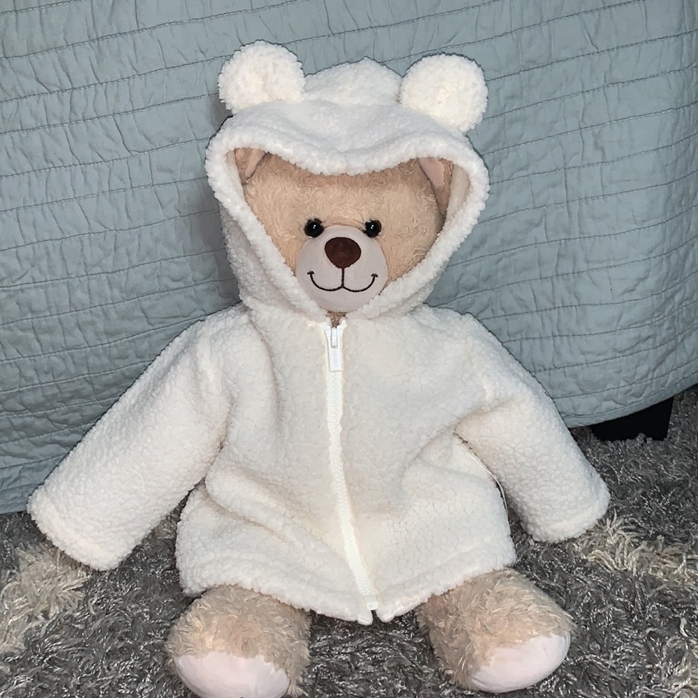 White/off-white Sherpa jacket